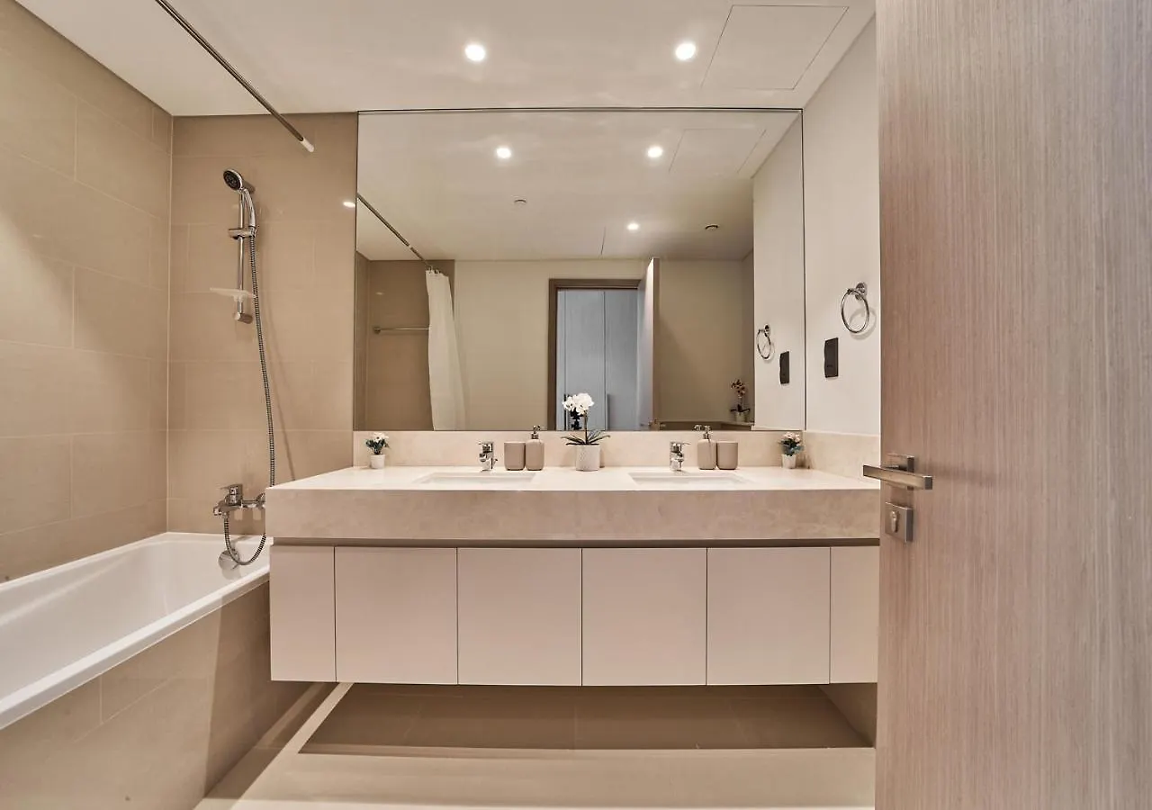 Апартаменты Majestic Act One 2Br 32Nd Floor- Downtown- Fountain View Дубай 0*,  ОАЭ
